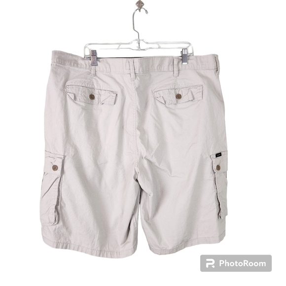Men's Lee khaki Cargo shorts - Picture 2 of 7